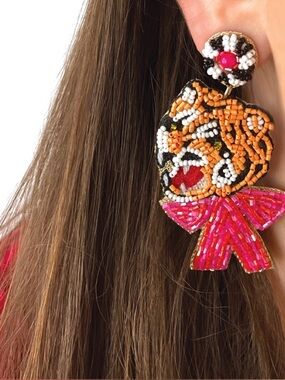 🐅 NIB : Hand beaded Tiger Earrings